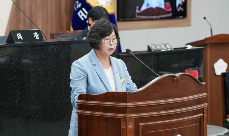 송영순의원이 5분자유발언을 하고 있다