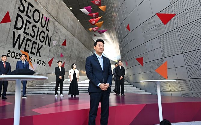 오세훈 서울시장이 15일 동대문디자인플라자(DDP)에서 열린 서울디자인위크 개막식에 참석했다.