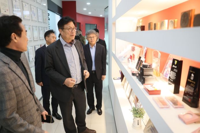 K-뷰티 선도기업 ㈜레이덱스 방문글로벌 강소기업과 미래인재 양성 협력 강화