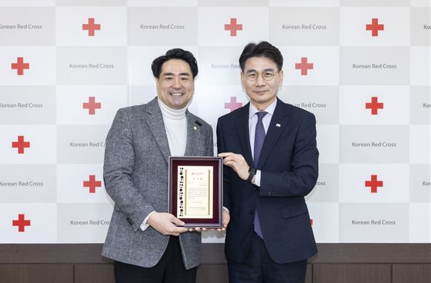 감사패를 수상하고 있는 김현진 의원 (사진=강서구의회)