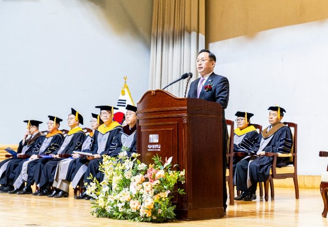 ‘2026년 서울시립대 학위수여식’ 참석한 이승복 부위원장