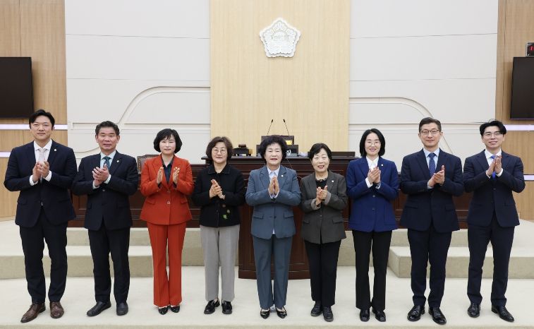 제292회 임시회 제2차 본회의(9대의원 단체사진)