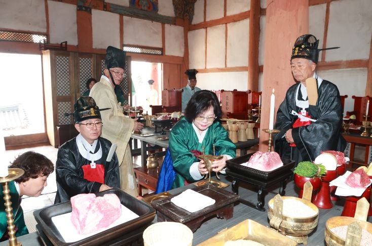 의령향교, 춘기석전대제 봉행