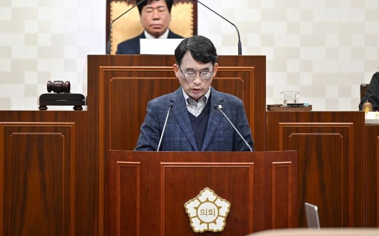 해운대구의회 김상수 의원이 제293회 임시회 본회의에서 5분 자유발언을 하고 있다.