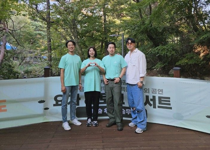 강북구 우이동 ‘인더숲 우이예술무대’에서 열린 요가 토크 콘서트(왼쪽부터 김홍표 배우, 정초립 의원, 김용광 연출)